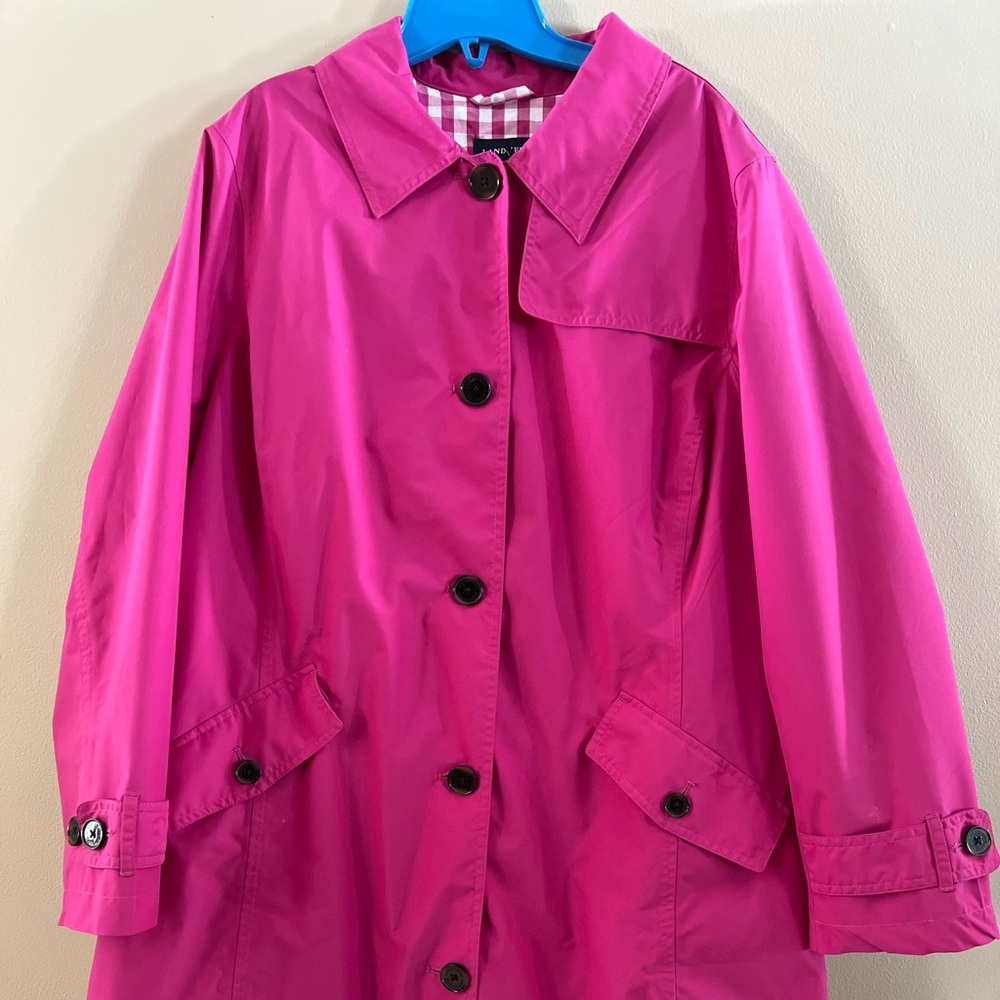 Lands End woman’s plus 3x trench coat. Mint condition. Hot pink for spring!